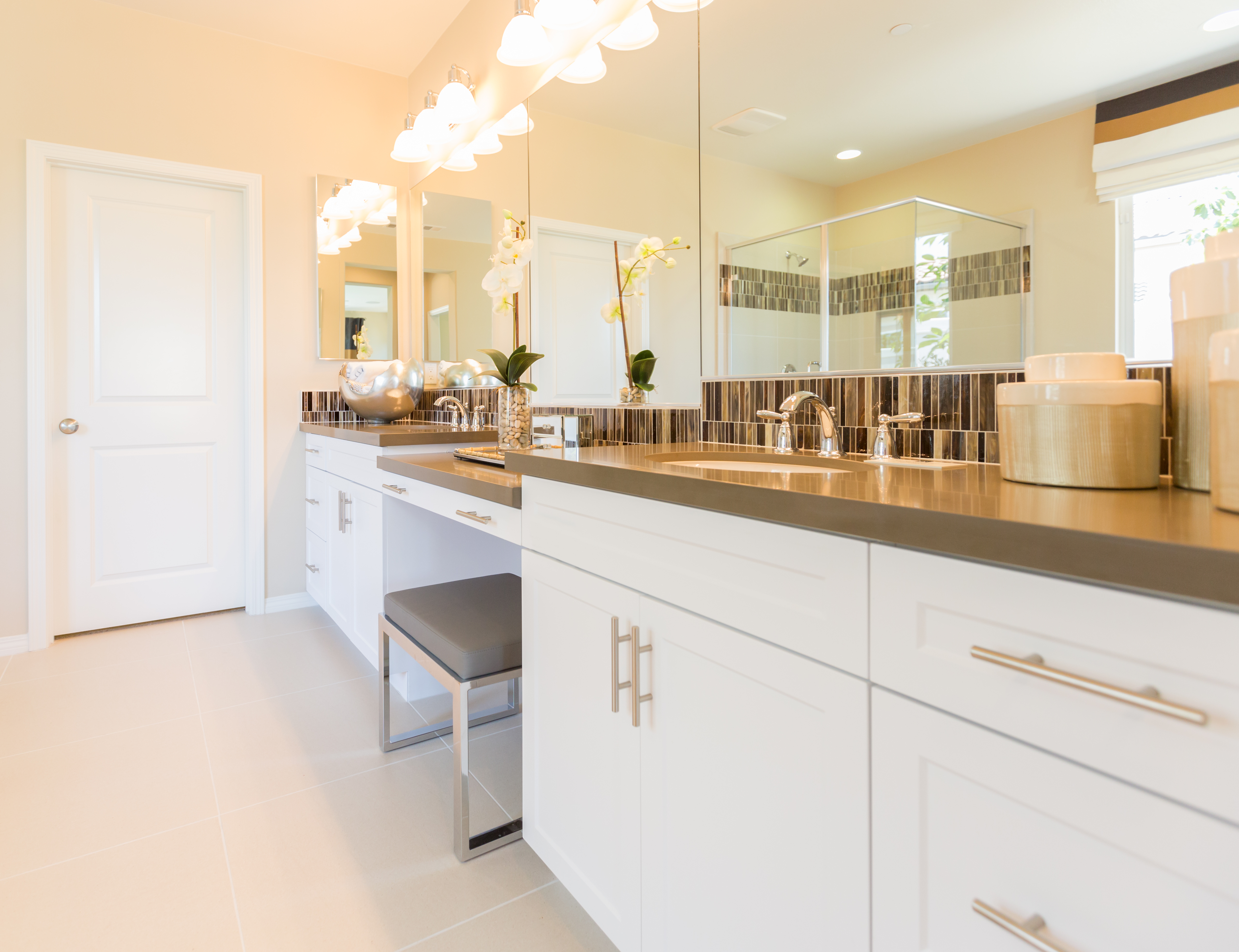 Cabinet replacement and reinstallation services